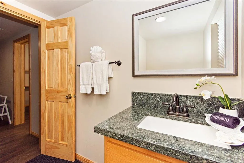524 Catalina Road, Big Bear, California 92315 home-pic-34