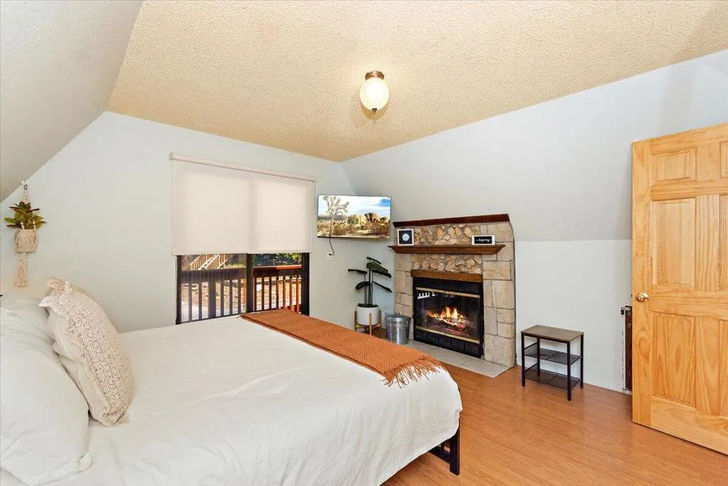 524 Catalina Road, Big Bear, California 92315 home-pic-22