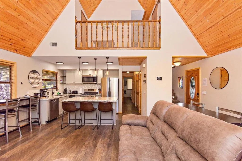 524 Catalina Road, Big Bear, California 92315 home-pic-11