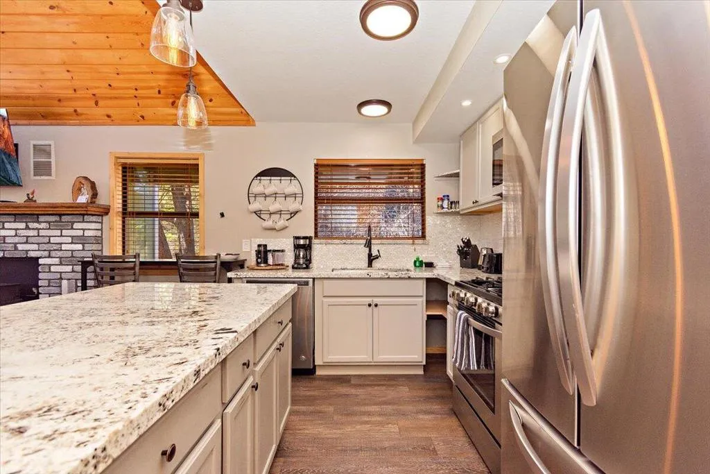 524 Catalina Road, Big Bear, California 92315 home-pic-13
