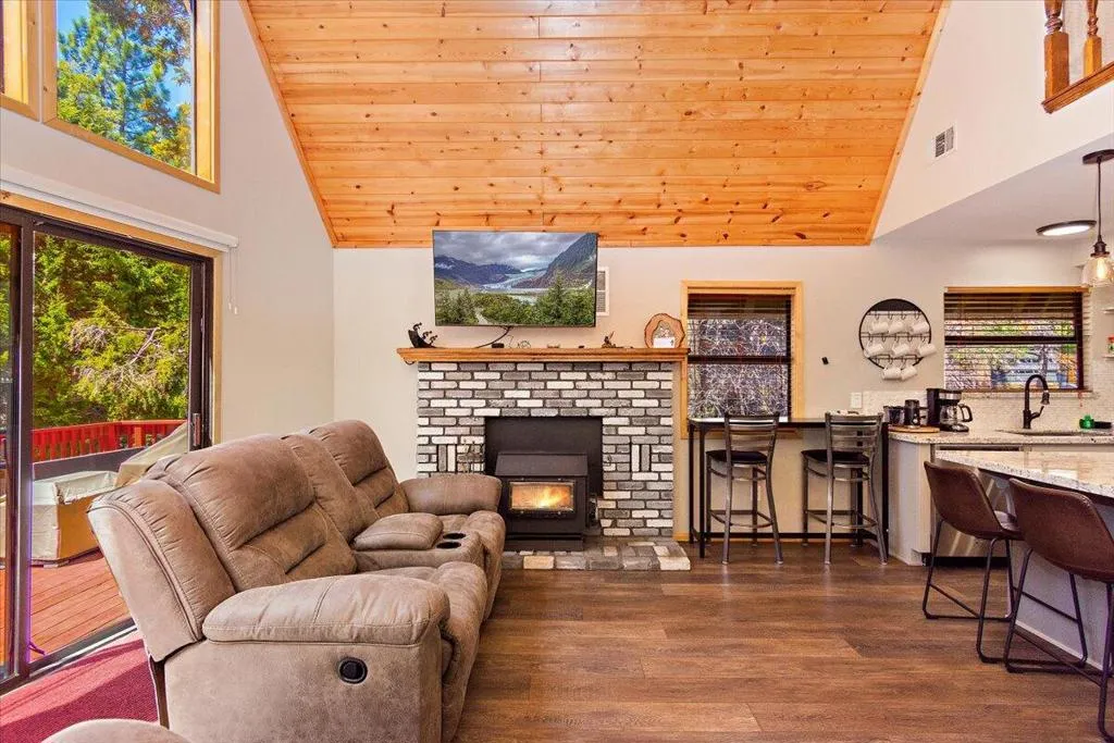 524 Catalina Road, Big Bear, California 92315 home-pic-10