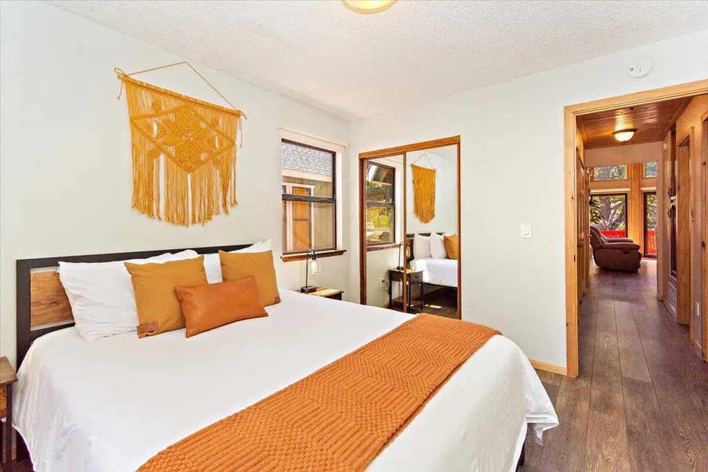 524 Catalina Road, Big Bear, California 92315 home-pic-16