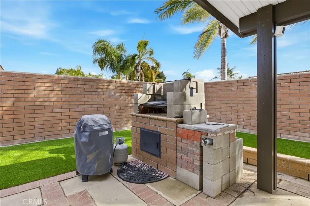 25529 Brodiaea Avenue, Moreno Valley, California 92553 home-pic-24