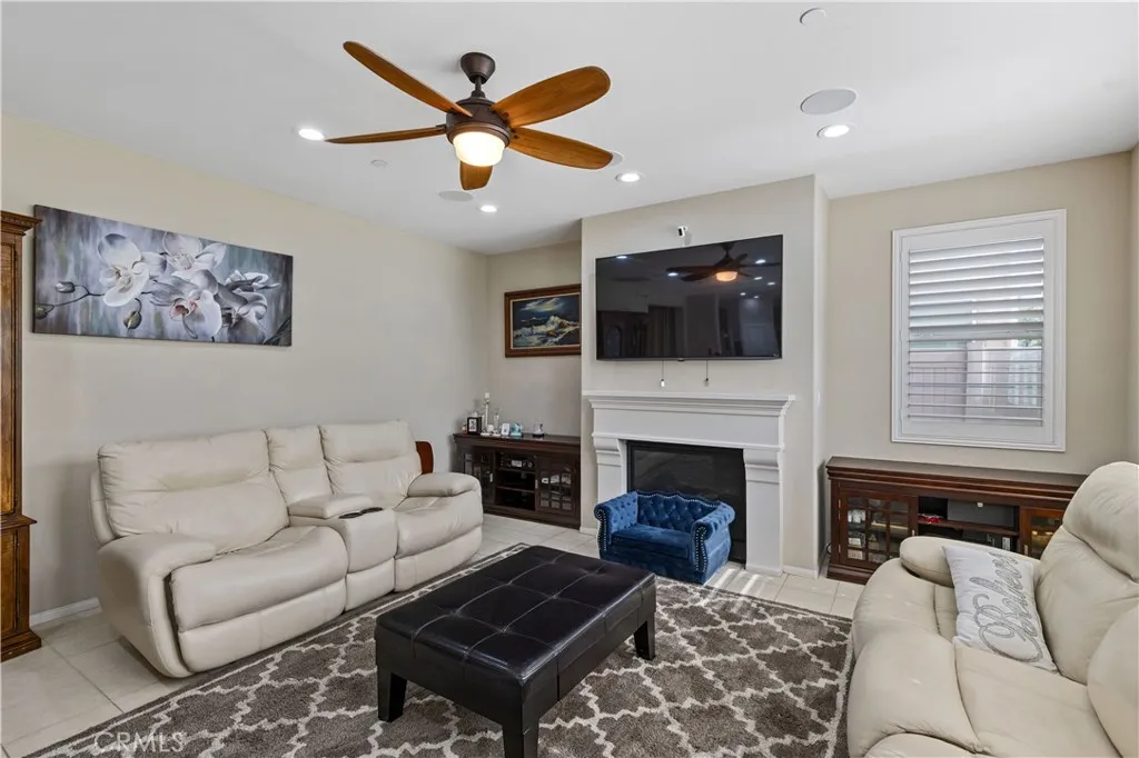 17064 Cantlay, Van Nuys, California 91406 home-pic-12