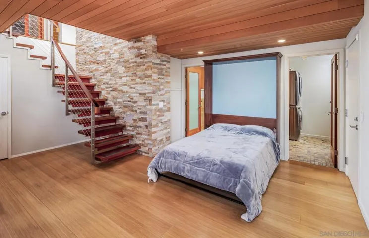330 Neptune Ave, Encinitas, California 92024
