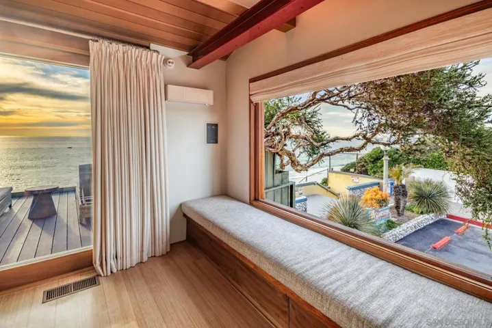 330 Neptune Ave, Encinitas, California 92024