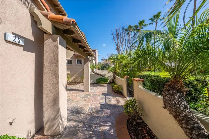 25 Amy Way, Ladera Ranch, California 92694