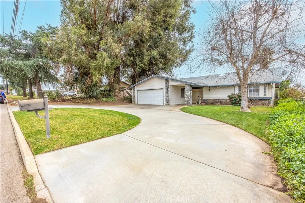 35695 Wildwood Canyon, Yucaipa, California 92399 home-pic-1