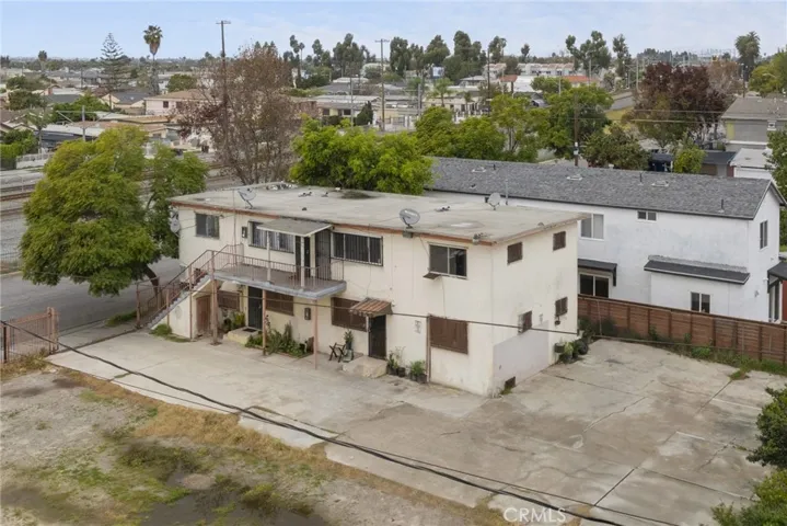 702 N Willowbrook, Compton, California 90220