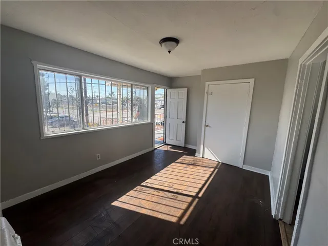 702 N Willowbrook, Compton, California 90220