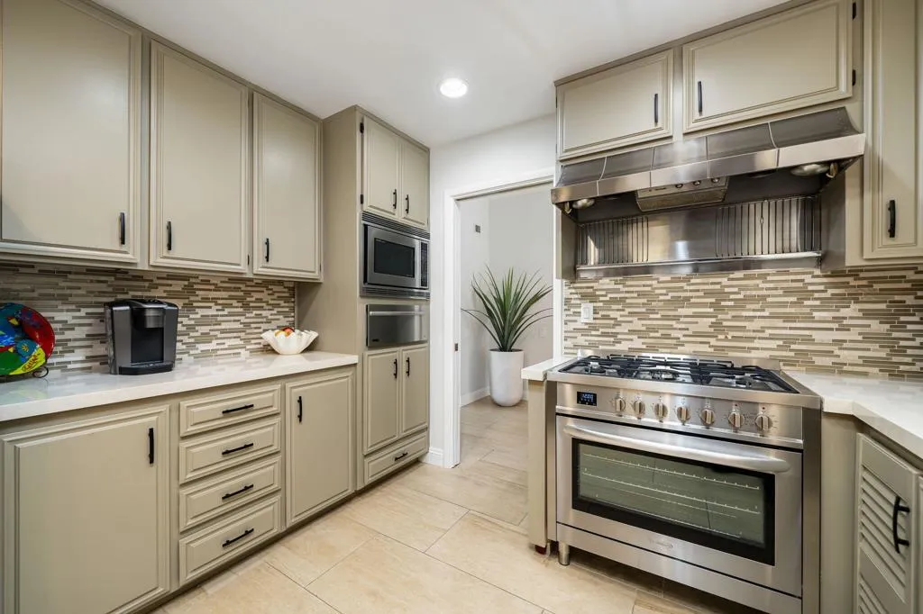 32-web-or-mls-MCValle_OPMG_0126_032