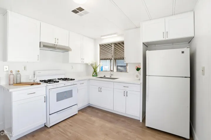 9_1150 ventura blvd-08