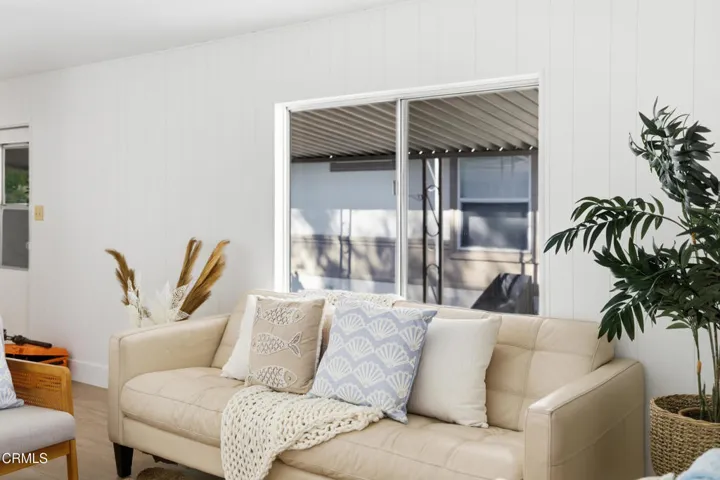 13_1150 ventura blvd-10