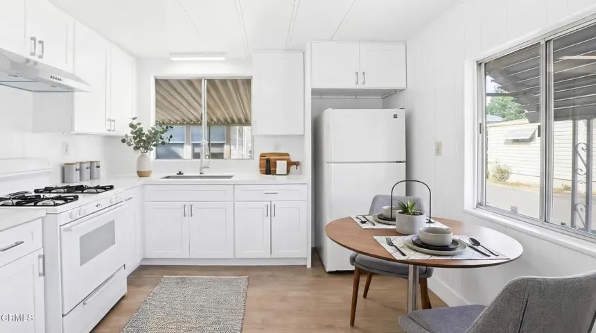 11_1150 ventura blvd-15-