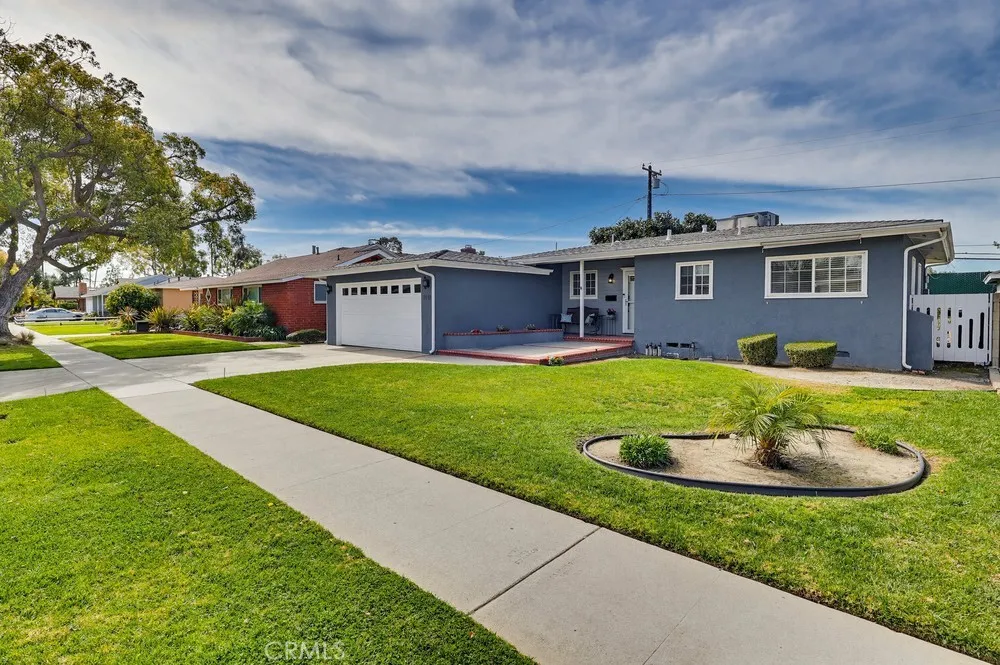 1841 Fanwood, Long Beach, California 90815 home-pic-2