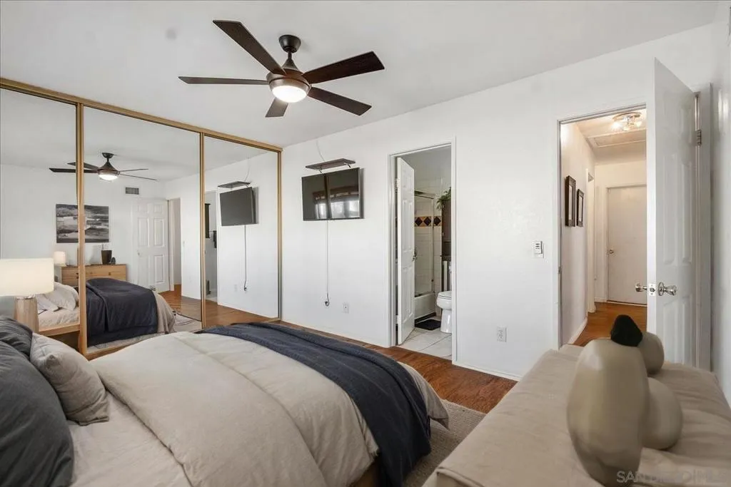 10853 Westonhill Dr, San Diego, California 92126 home-pic-9