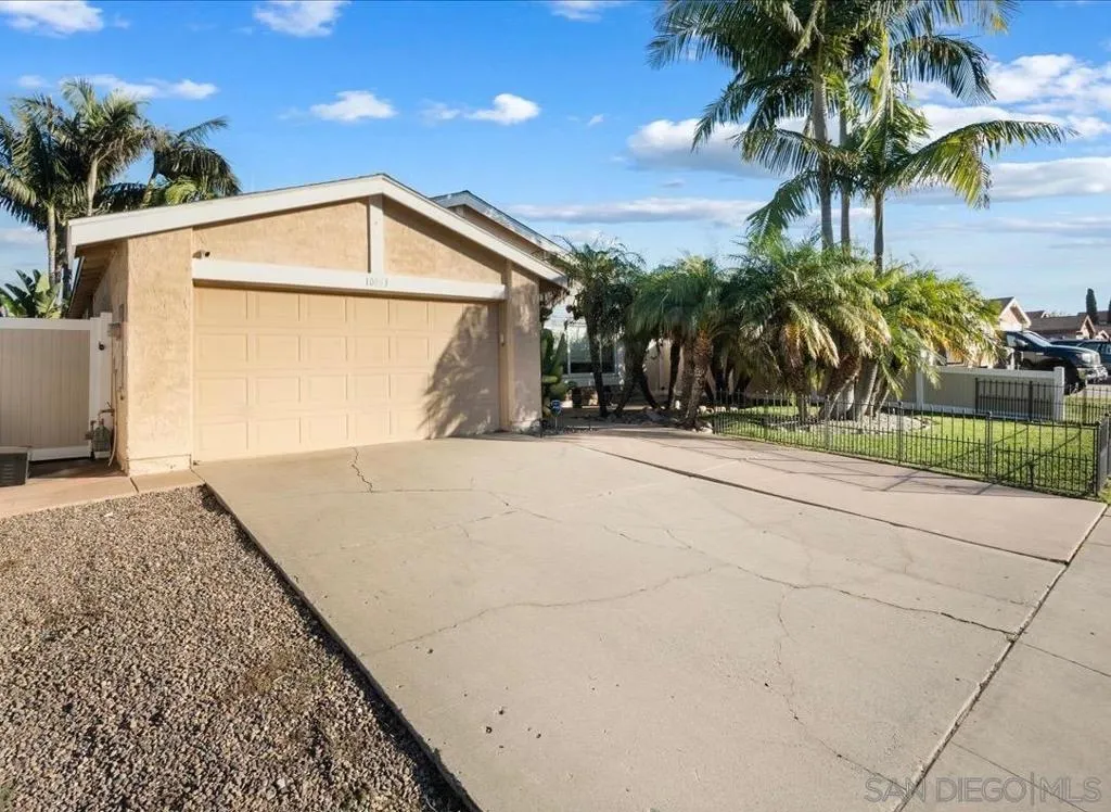 10853 Westonhill Dr, San Diego, California 92126 home-pic-17