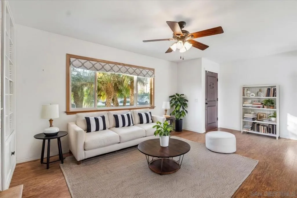 10853 Westonhill Dr, San Diego, California 92126 home-pic-2