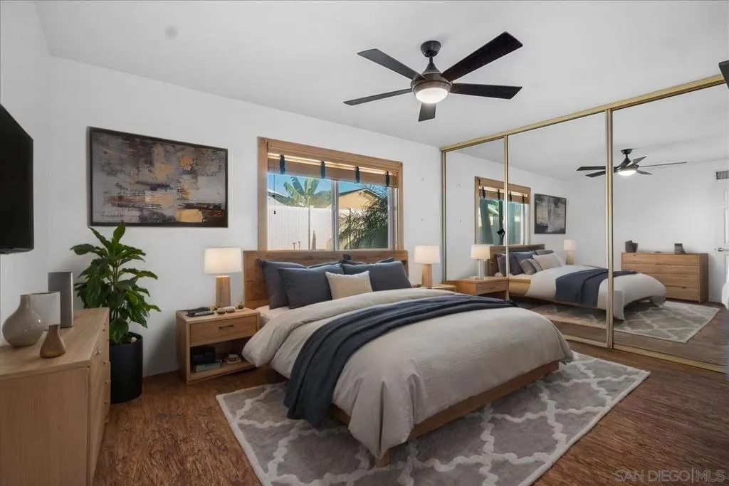 10853 Westonhill Dr, San Diego, California 92126 home-pic-8