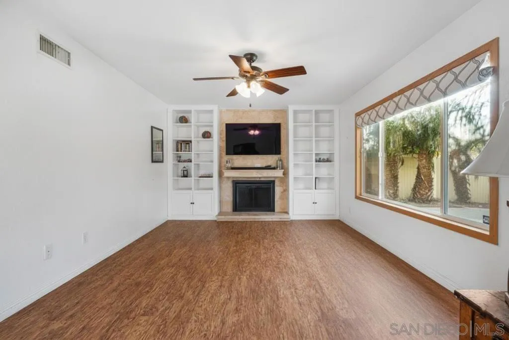 10853 Westonhill Dr, San Diego, California 92126 home-pic-3