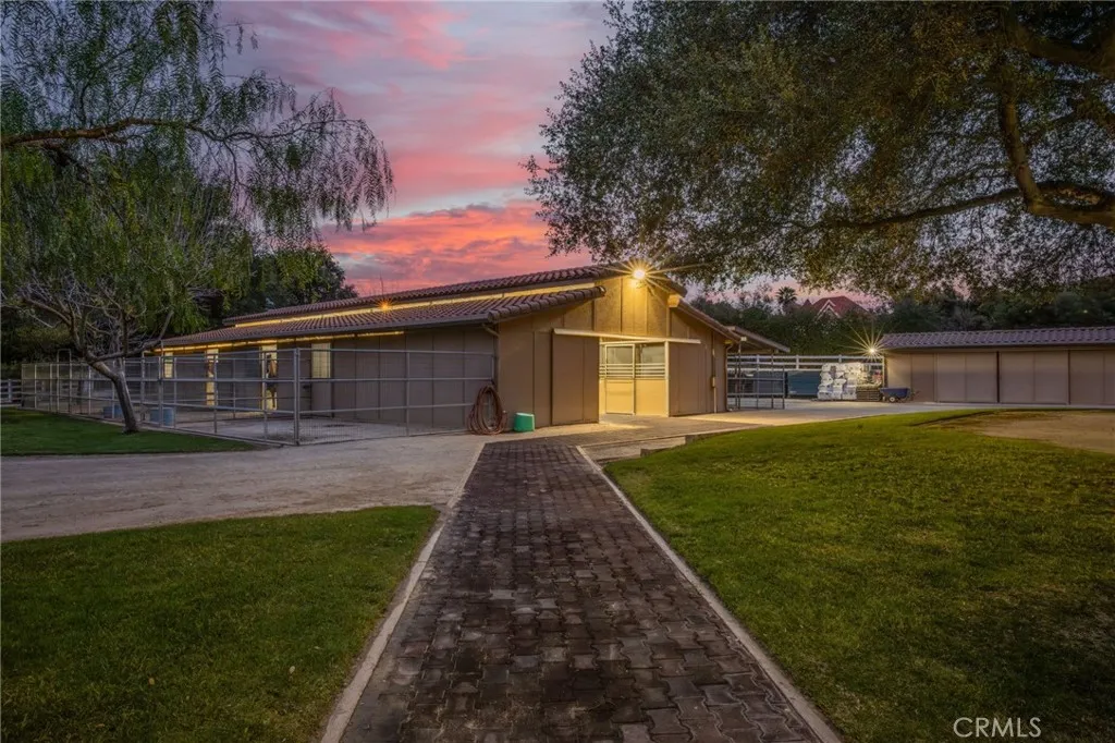 20580 Avenida De Arboles, Murrieta, California 92562 home-pic-17