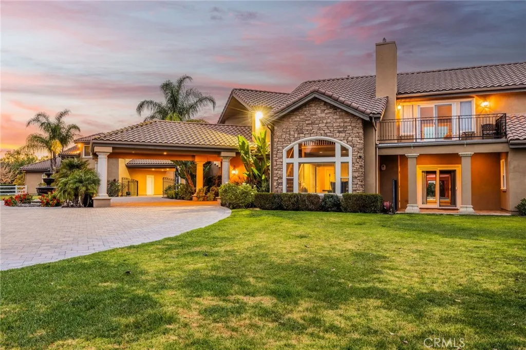 20580 Avenida De Arboles, Murrieta, California 92562 home-pic-2