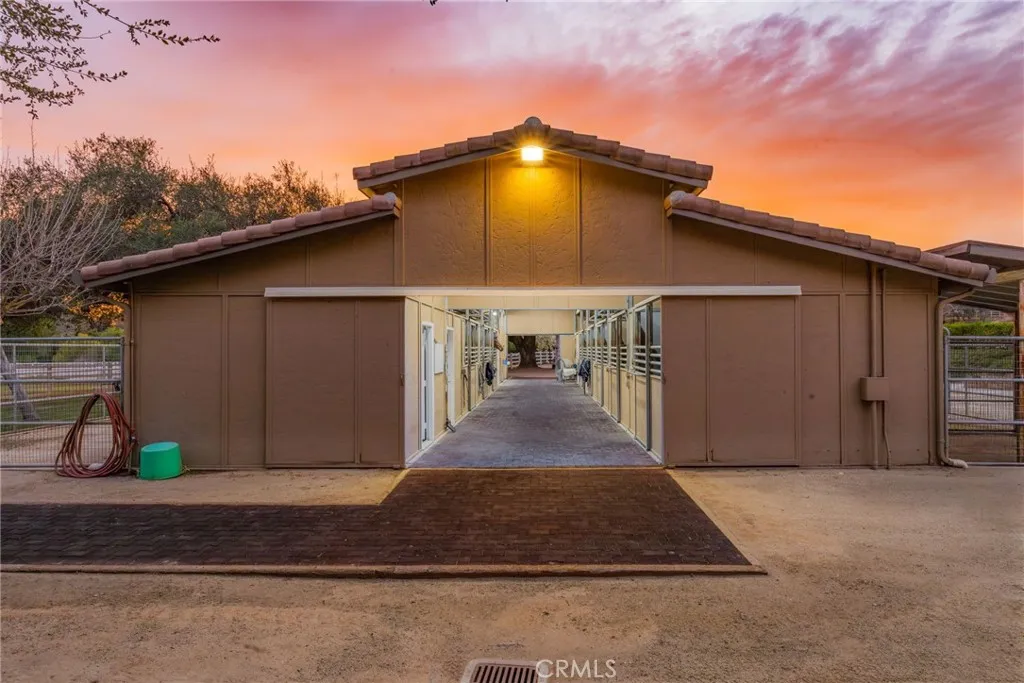 20580 Avenida De Arboles, Murrieta, California 92562 home-pic-12
