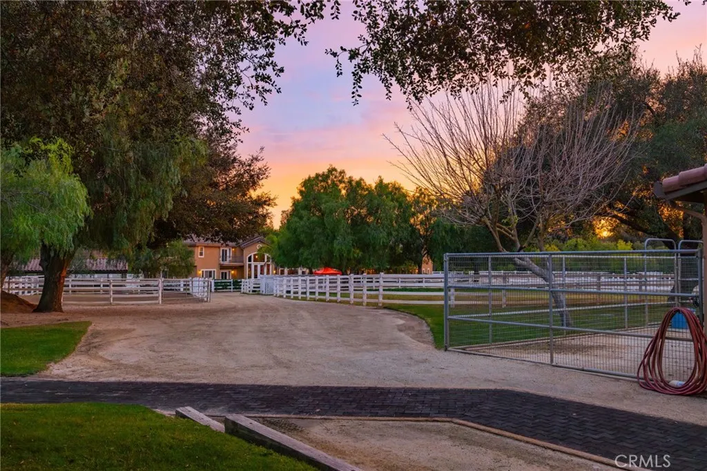 20580 Avenida De Arboles, Murrieta, California 92562 home-pic-14