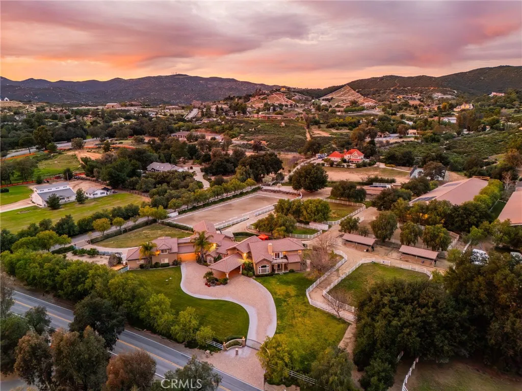 20580 Avenida De Arboles, Murrieta, California 92562 home-pic-20