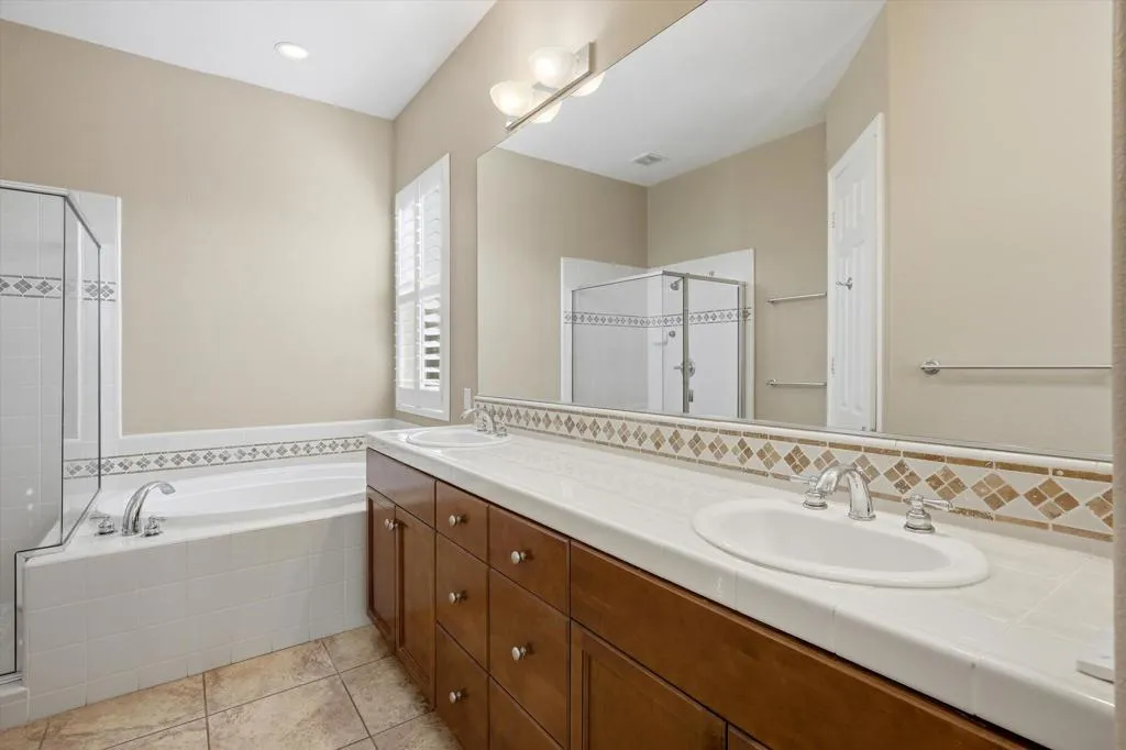 117 Rosetta Court, Palm Desert, California 92211 home-pic-19