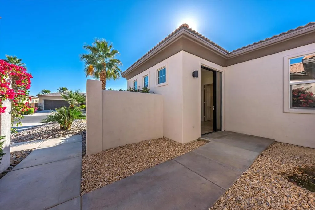 117 Rosetta Court, Palm Desert, California 92211 home-pic-37