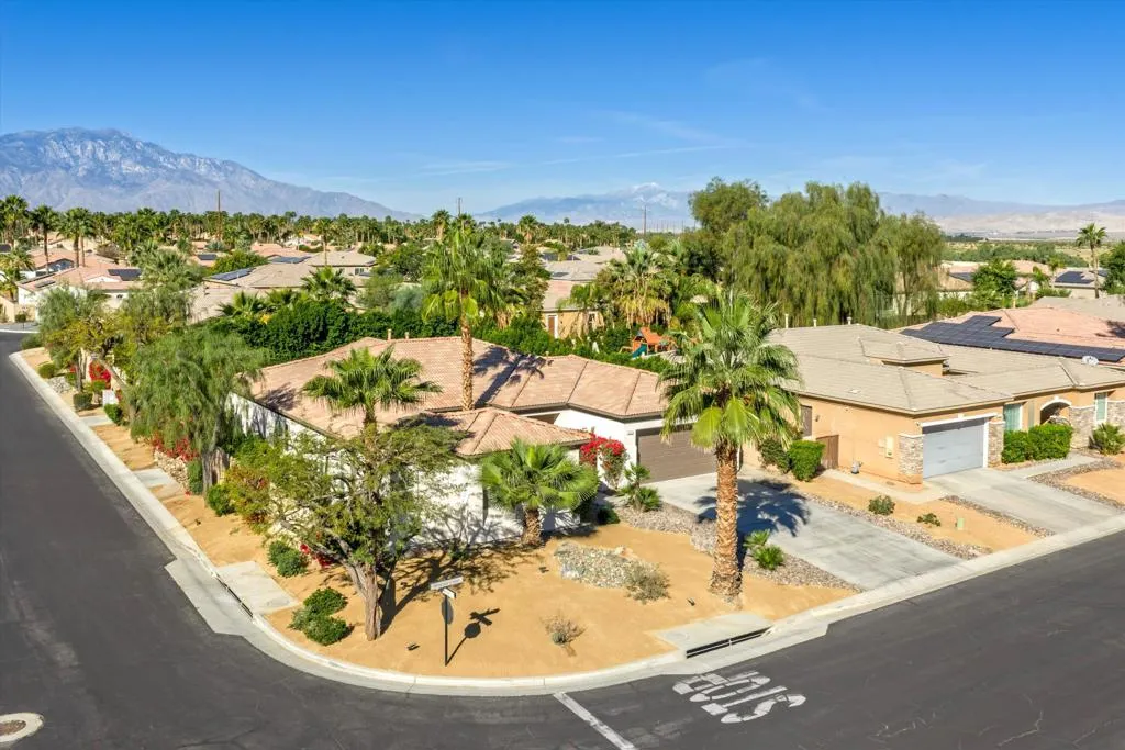 117 Rosetta Court, Palm Desert, California 92211 home-pic-35