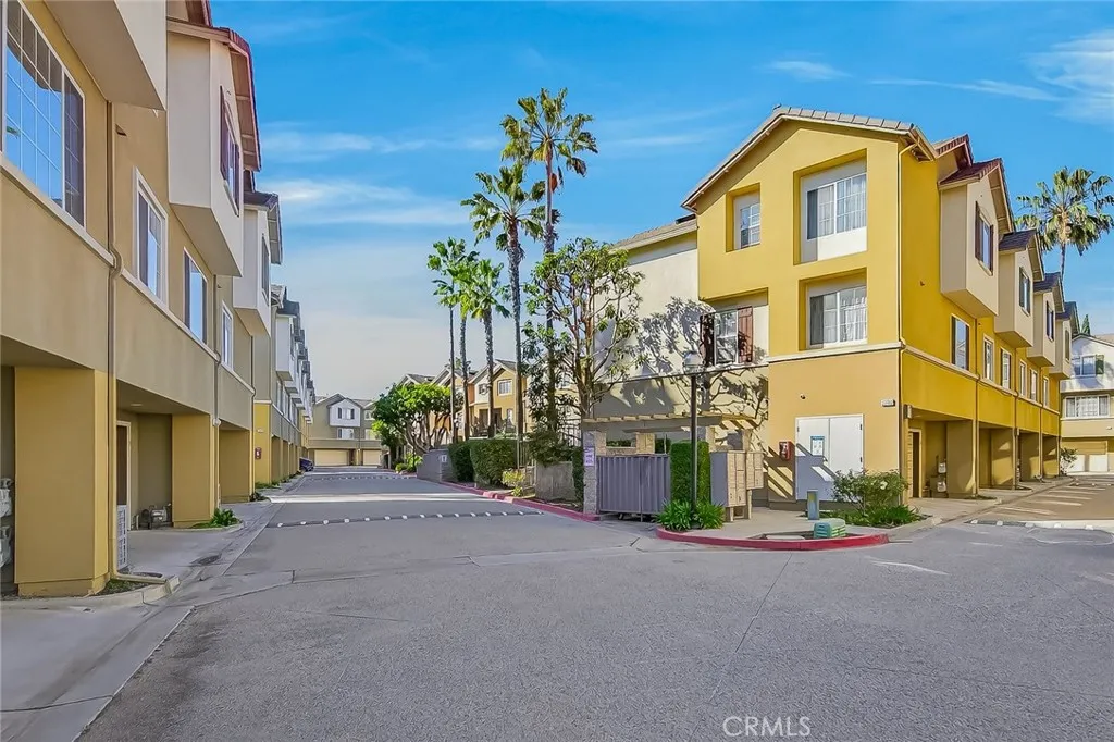 23429 S Vermont Avenue B, Torrance, California 90502 home-pic-4