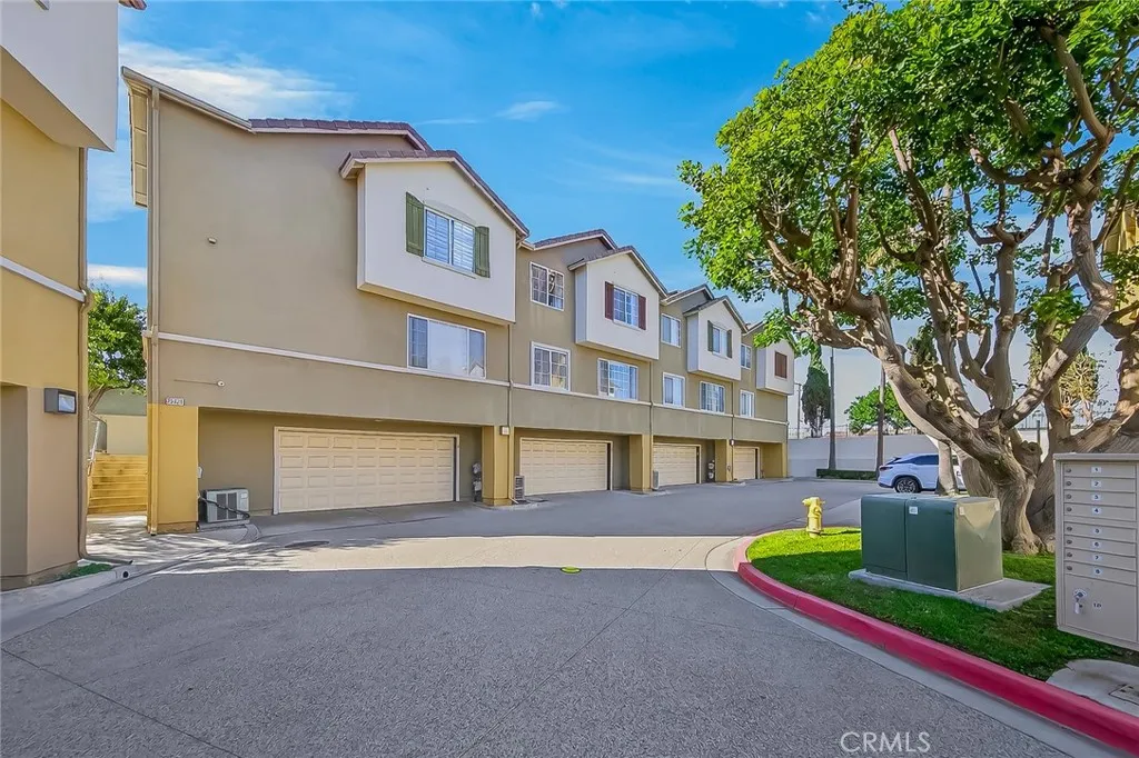 23429 S Vermont Avenue B, Torrance, California 90502 home-pic-2