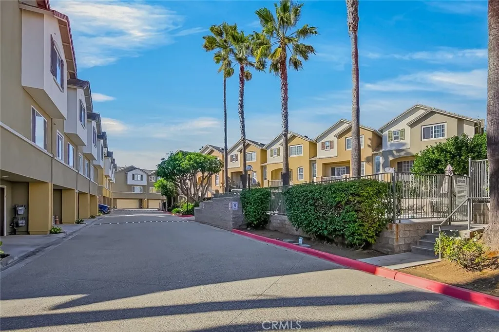 23429 S Vermont Avenue B, Torrance, California 90502 home-pic-37