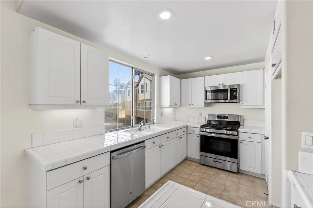 23429 S Vermont Avenue B, Torrance, California 90502 home-pic-20