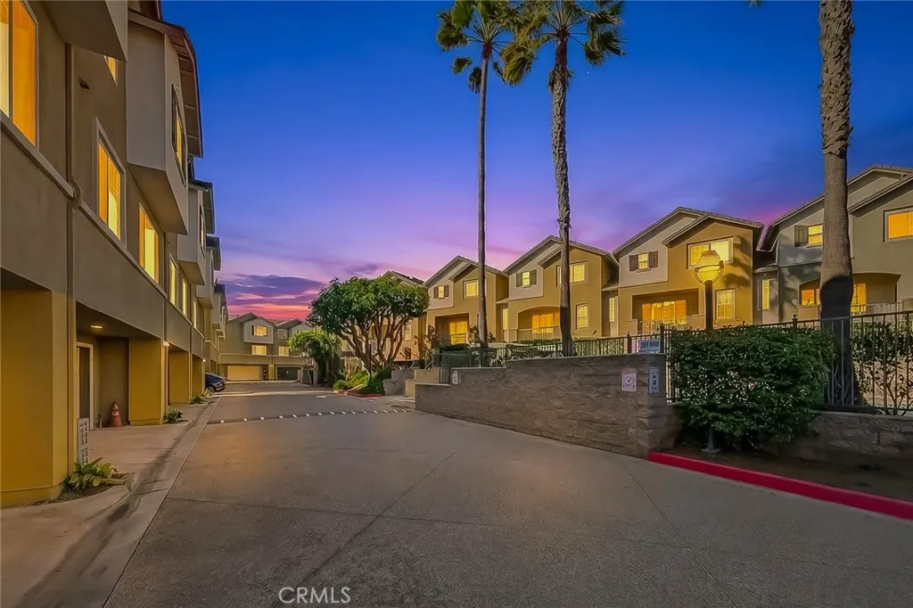 23429 S Vermont Avenue B, Torrance, California 90502 home-pic-7