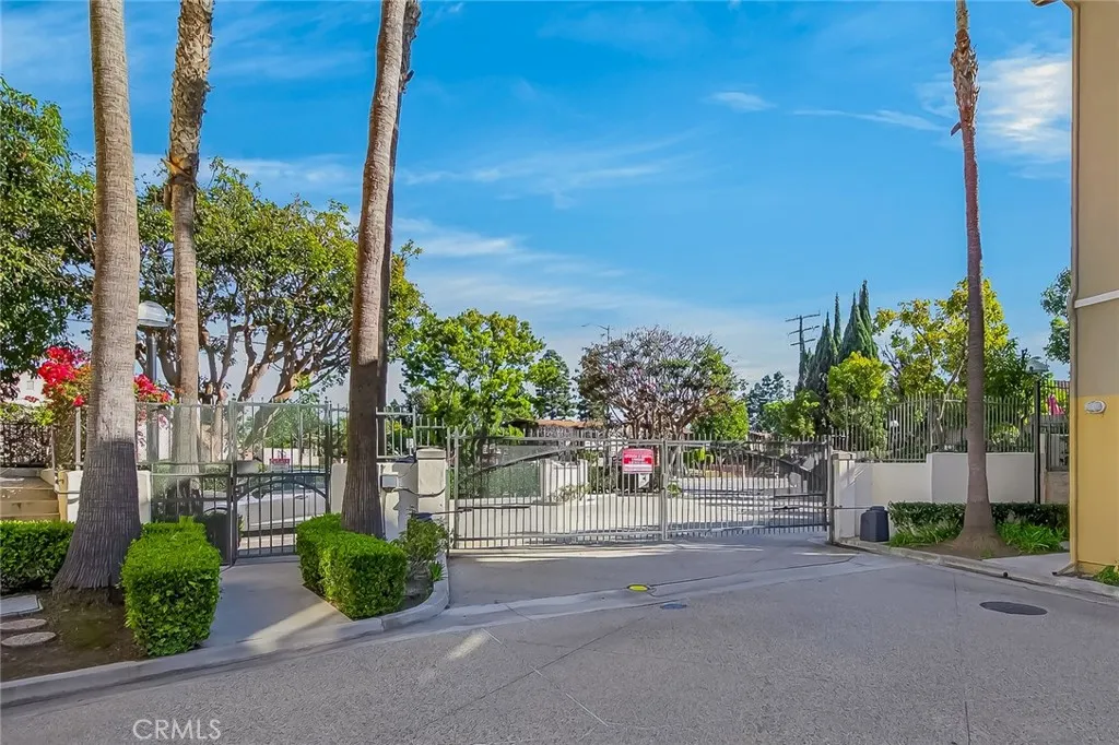 23429 S Vermont Avenue B, Torrance, California 90502 home-pic-3