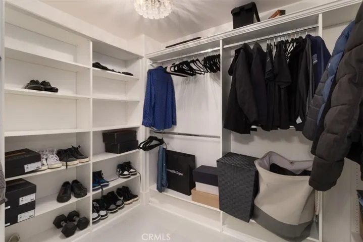 Full room walk-in closet
