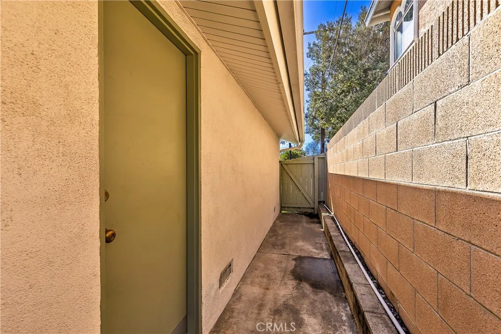 1915 W Saint Gertrude, Santa Ana Heights, California 92704 home-pic-31