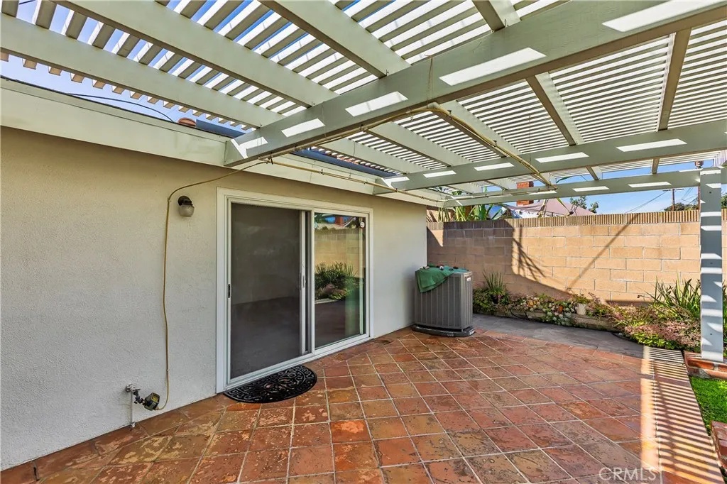 1915 W Saint Gertrude, Santa Ana Heights, California 92704 home-pic-26