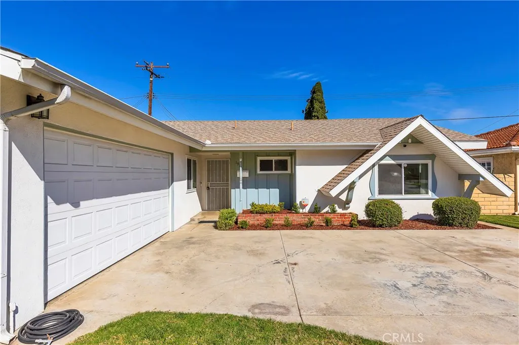 1915 W Saint Gertrude, Santa Ana Heights, California 92704 home-pic-3