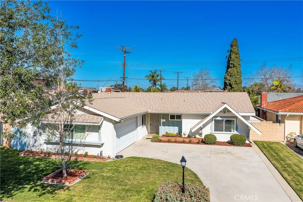 1915 W Saint Gertrude, Santa Ana Heights, California 92704 home-pic-2