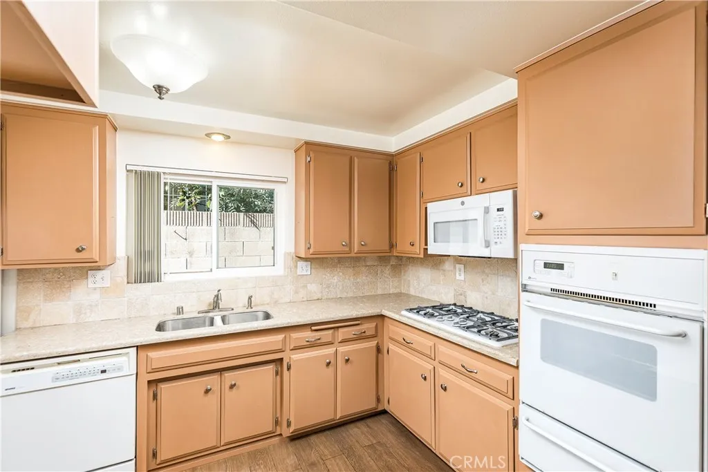1915 W Saint Gertrude, Santa Ana Heights, California 92704 home-pic-5