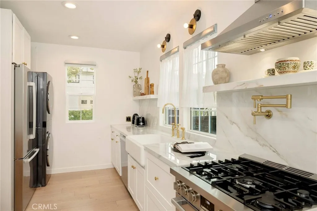 800 N N Formosa, Los Angeles, California 90046 home-pic-14