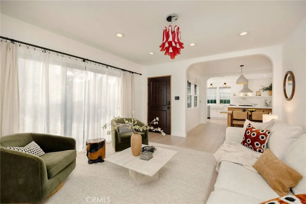800 N N Formosa, Los Angeles, California 90046 home-pic-12