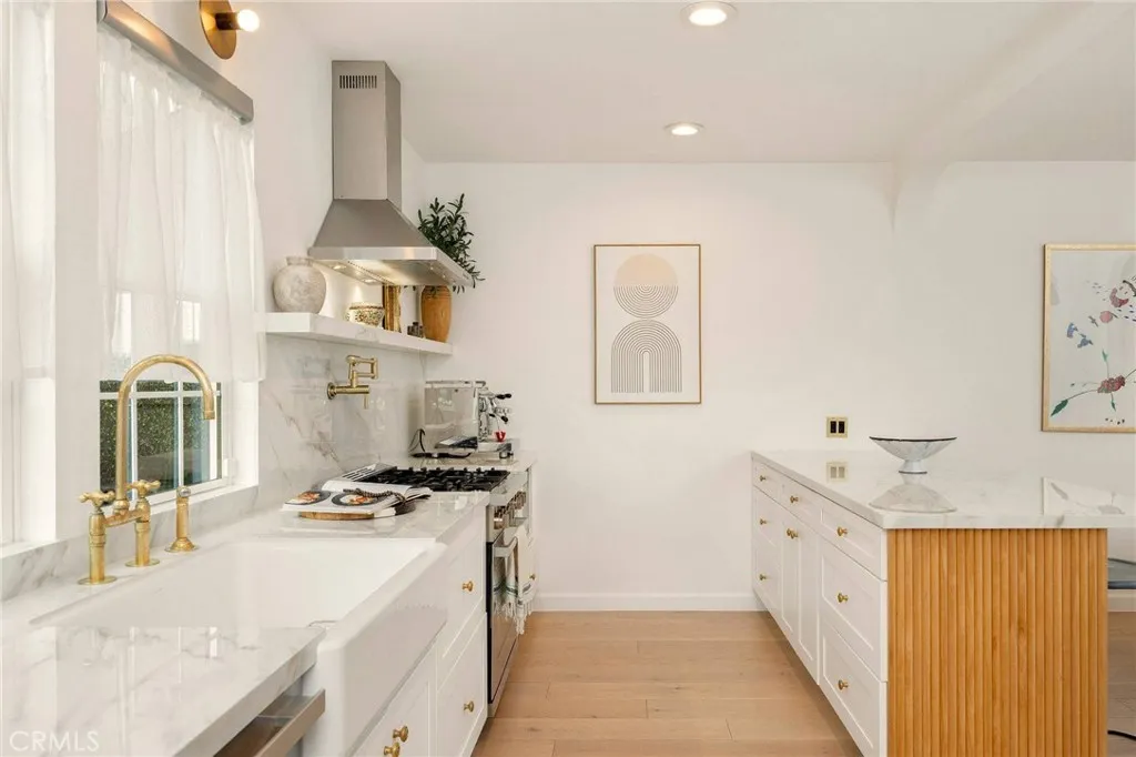 800 N N Formosa, Los Angeles, California 90046 home-pic-15