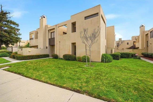1067 Padre Drive 2, Salinas, California 93901
