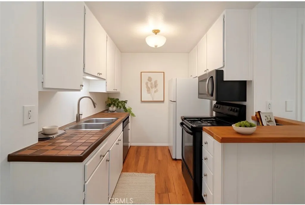 Kitchen Virtually Staged / Enhanced