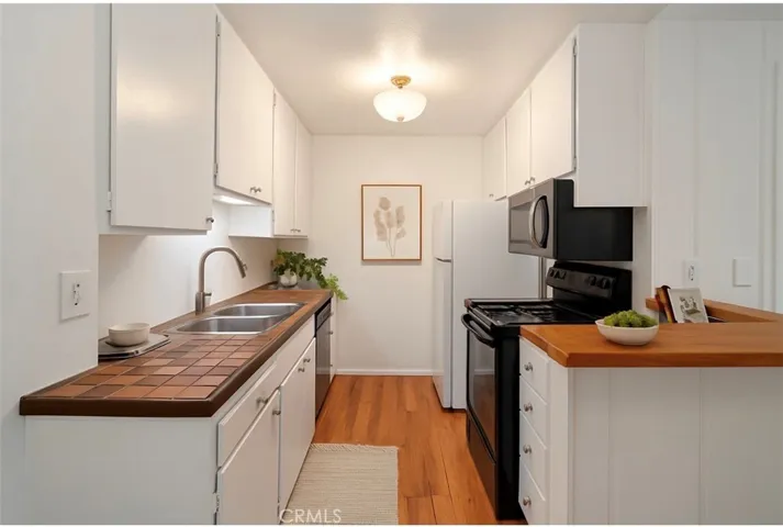 Kitchen Virtually Staged / Enhanced